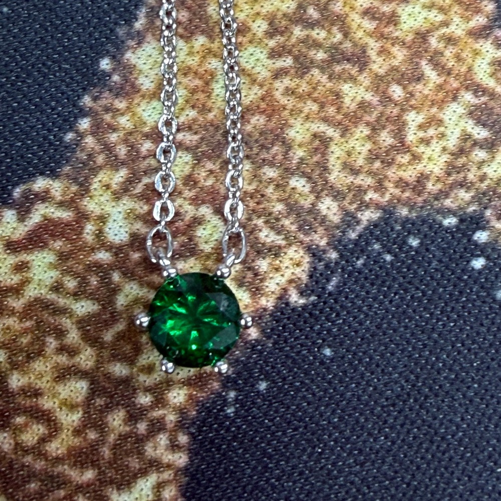 Stunning Silver Tone Necklace with Emerald Green Colored Stone